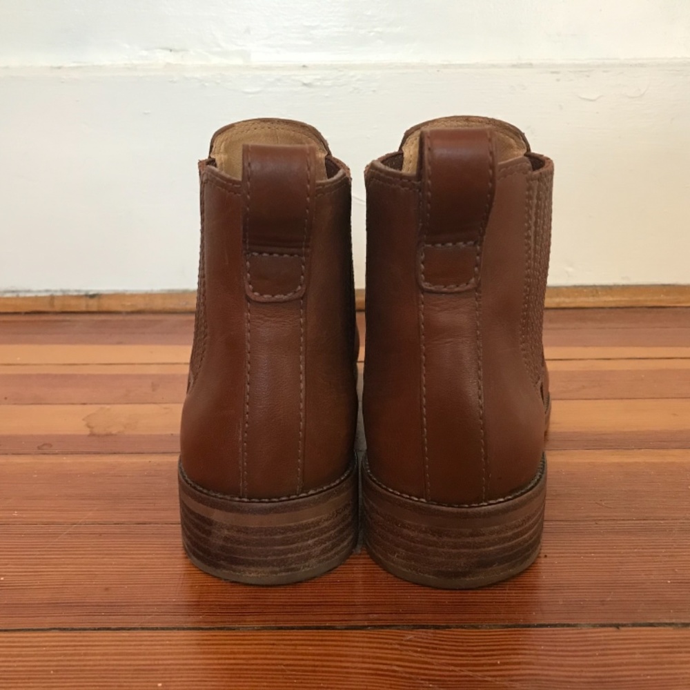 Madewell Ainsley Chelsea Boot in Dark Chesnut - Picture 6 of 10